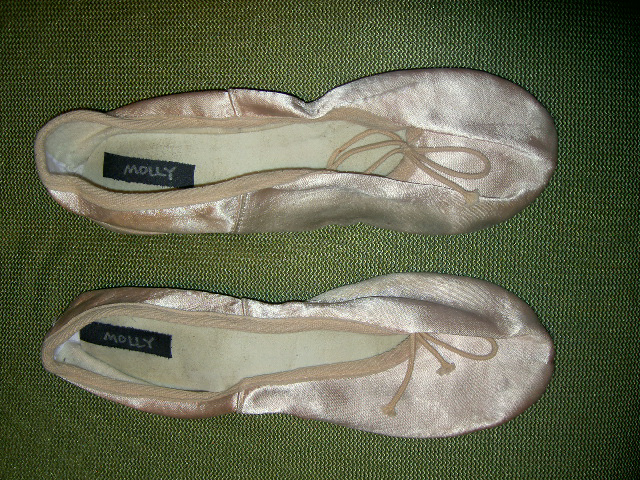 ballet slippers as street shoes